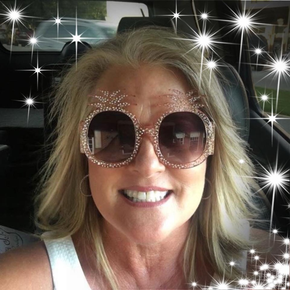 Meet your Posher, Lisa